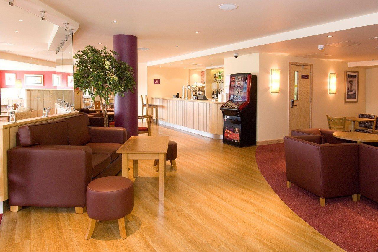 Premier Inn Cambridge Girton  Екстериор снимка