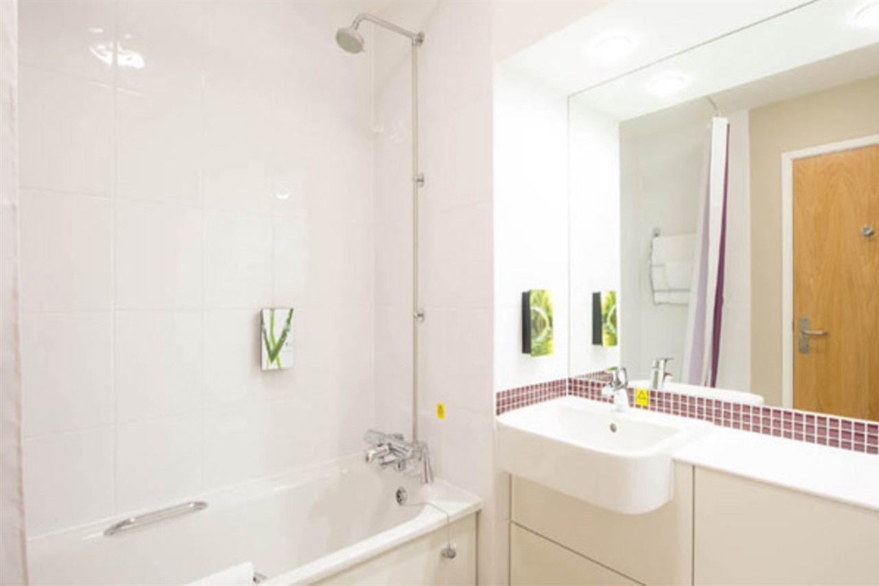 Premier Inn Cambridge Girton  Екстериор снимка