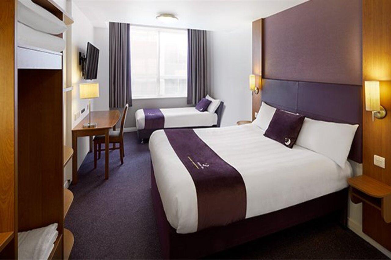 Premier Inn Cambridge Girton  Екстериор снимка