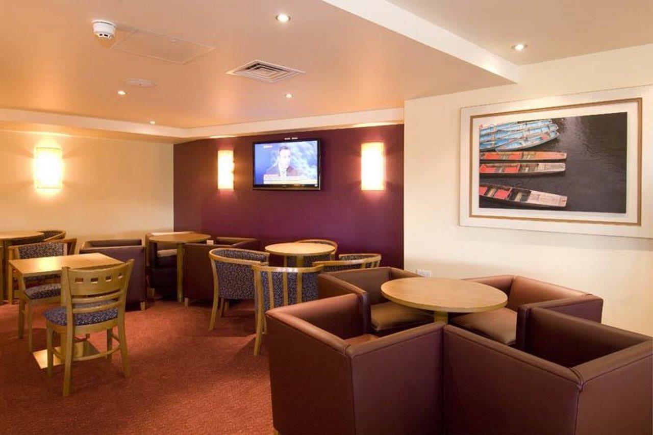 Premier Inn Cambridge Girton  Екстериор снимка