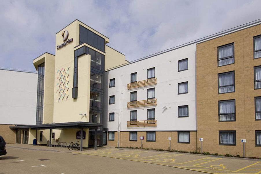 Premier Inn Cambridge Girton  Екстериор снимка