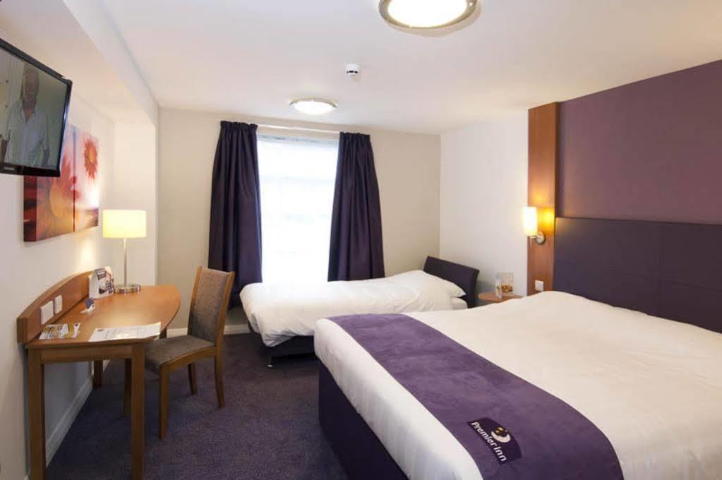 Premier Inn Cambridge Girton  Екстериор снимка