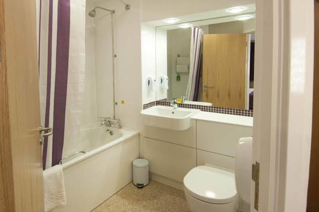 Premier Inn Cambridge Girton  Екстериор снимка
